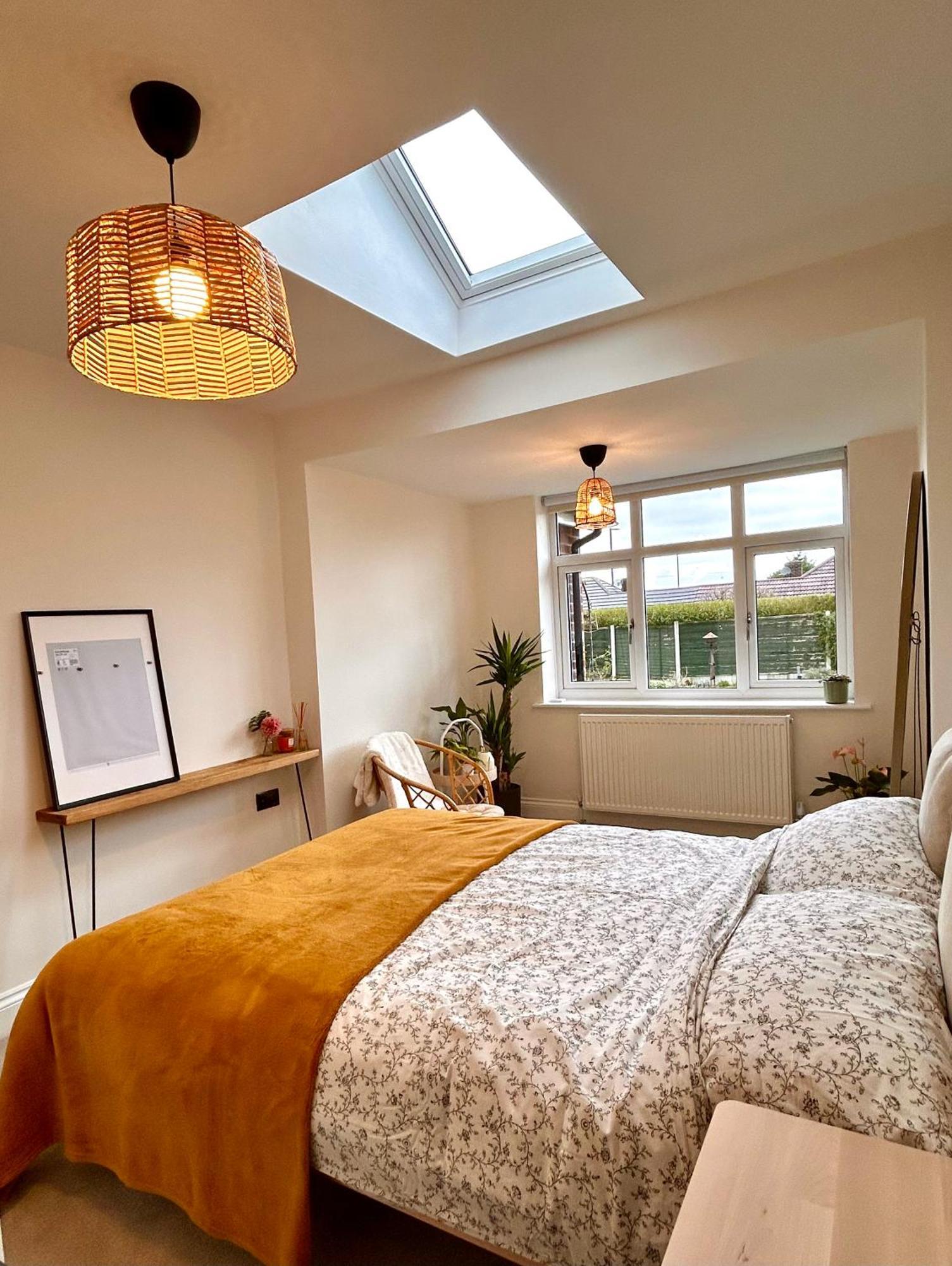 Nature Inspired Bungalow With 3 Rooms - 10 Mins From Manchester Airport Timperley Exterior photo
