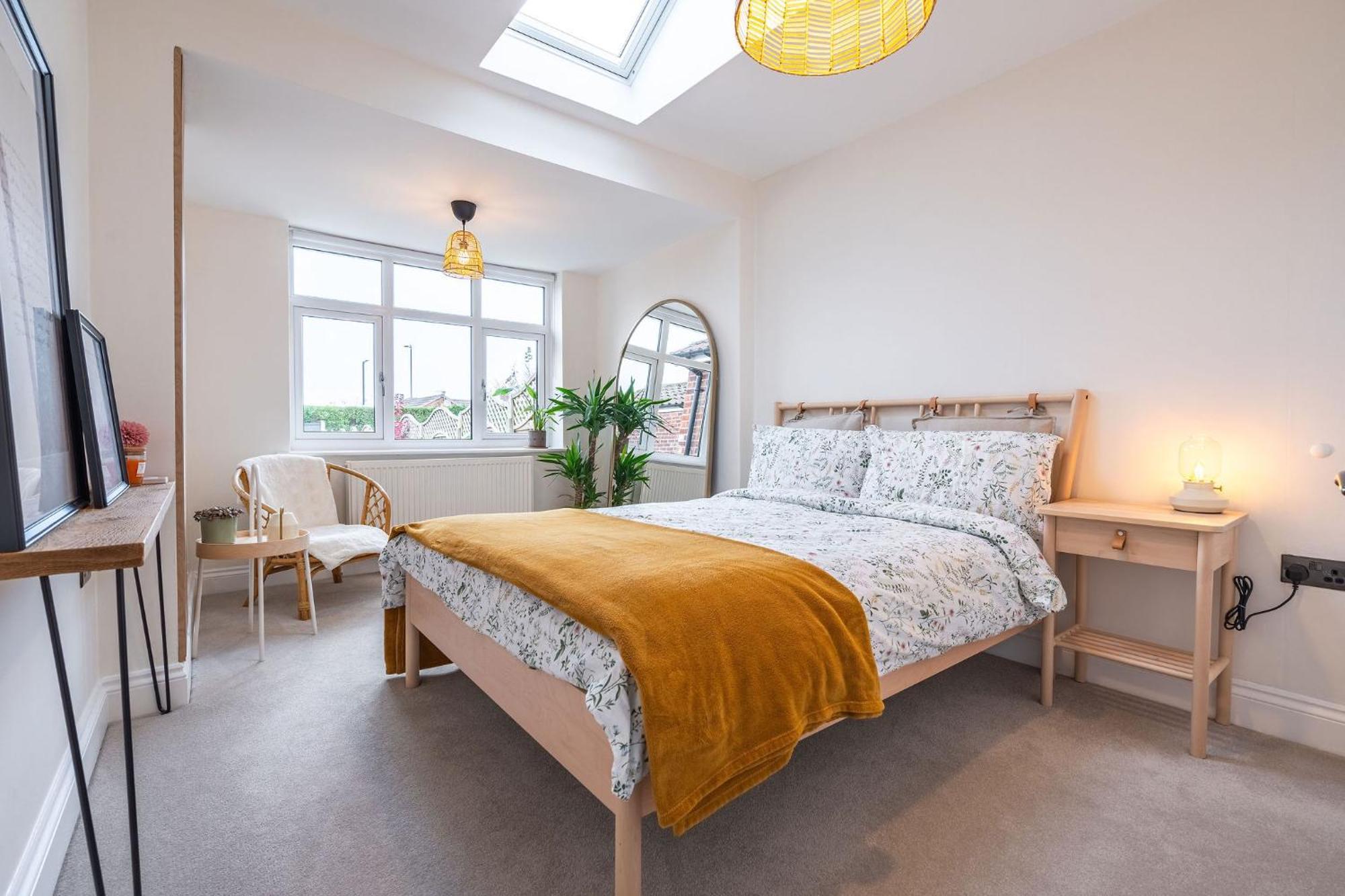 Nature Inspired Bungalow With 3 Rooms - 10 Mins From Manchester Airport Timperley Exterior photo